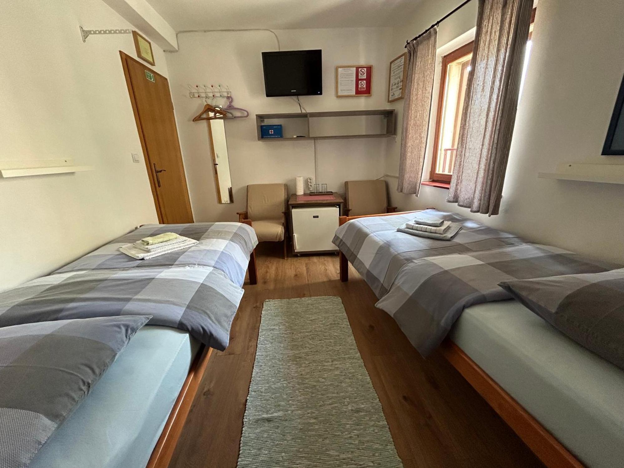 Guesthouse Fjaka สปลิท ภายนอก รูปภาพ